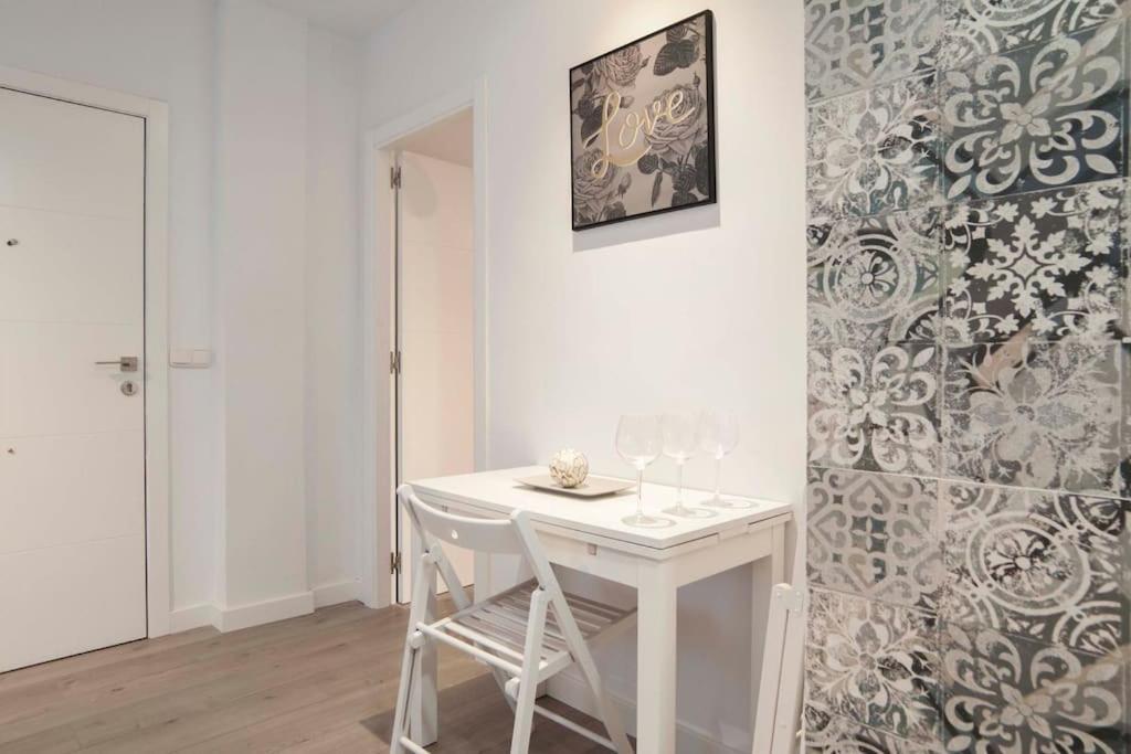 Moderno Apartamento En Plaza Merced Малага Екстериор снимка