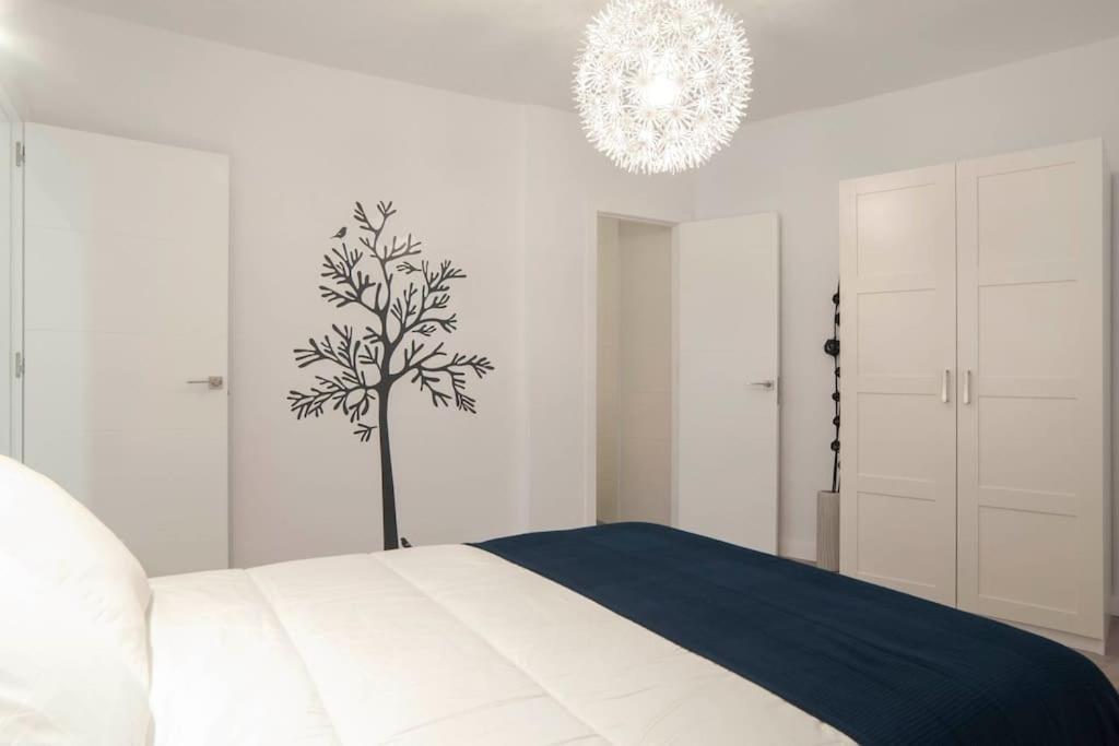 Moderno Apartamento En Plaza Merced Малага Екстериор снимка